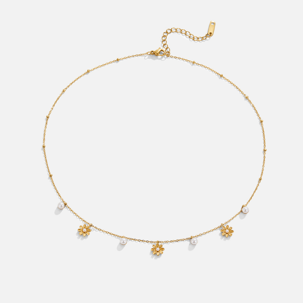 Florie Daisy Pearl Necklace