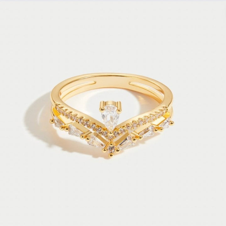 Evelisse Crystal Crown Ring