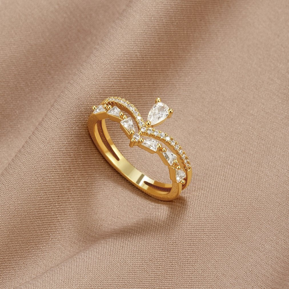 Evelisse Crystal Crown Ring
