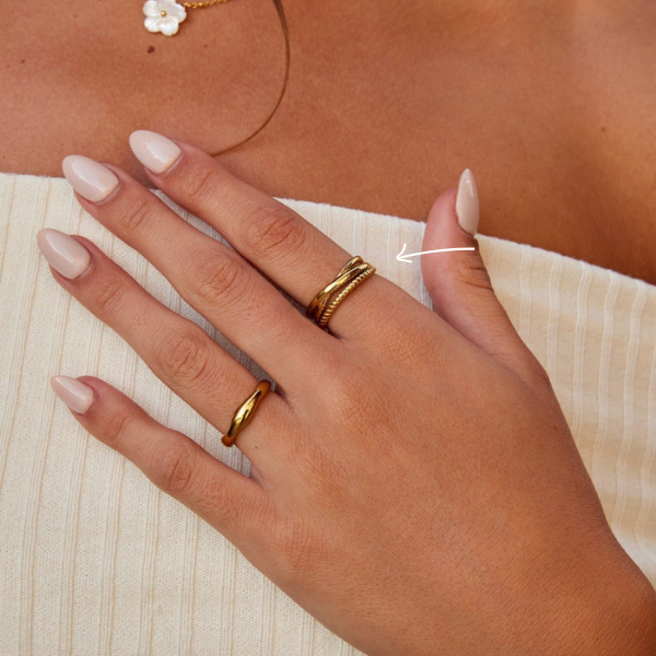 Selira Twisted Cross Ring