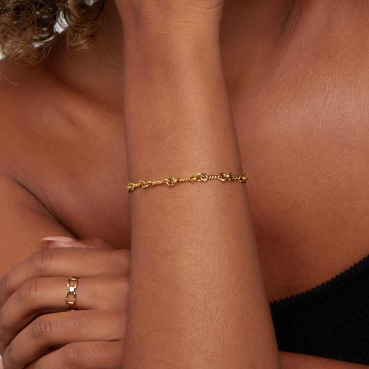 Figaro Knot Chain Bracelet