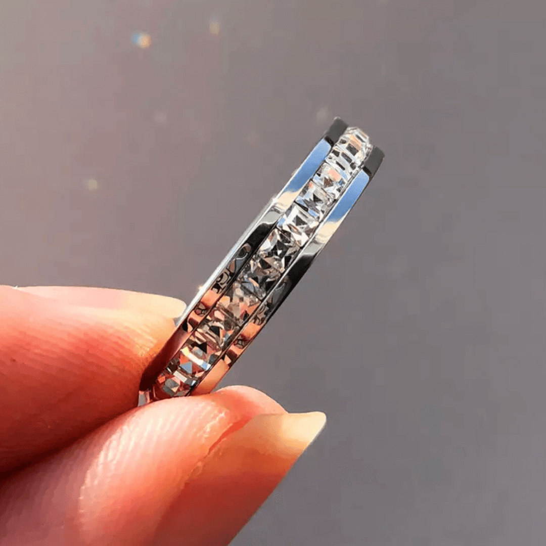 Maelle Channel Iced Ring