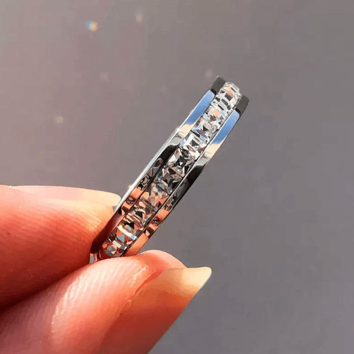 Maelle Channel Iced Ring