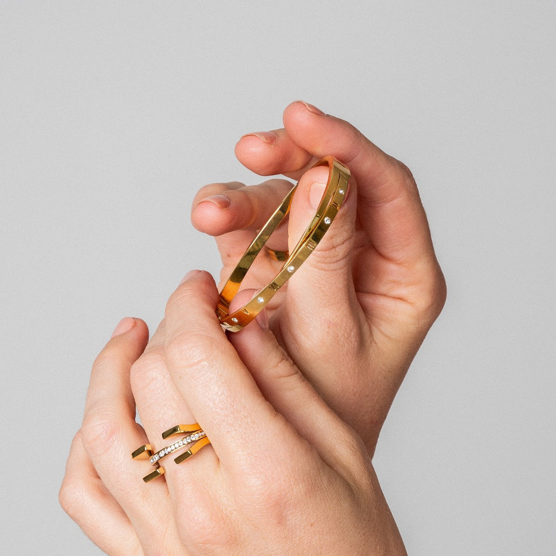 Elowen Intertwine Bangle