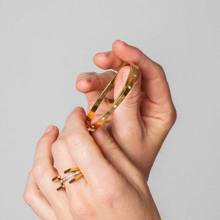 Elowen Intertwine Bangle