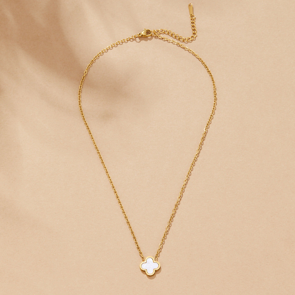 Clover Shell Pendant Necklace