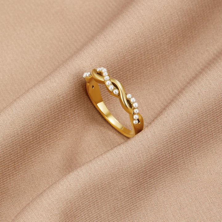 Seraphine Twist Pearl Ring