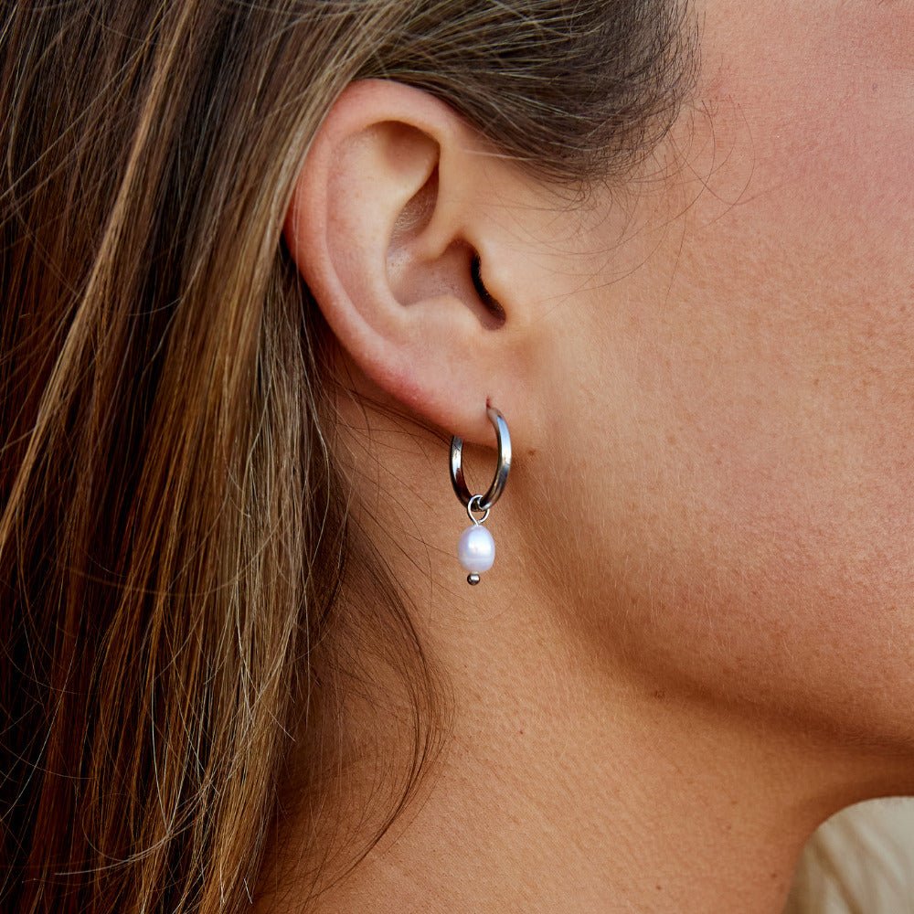 Perla Freshwater Pearl Hoops