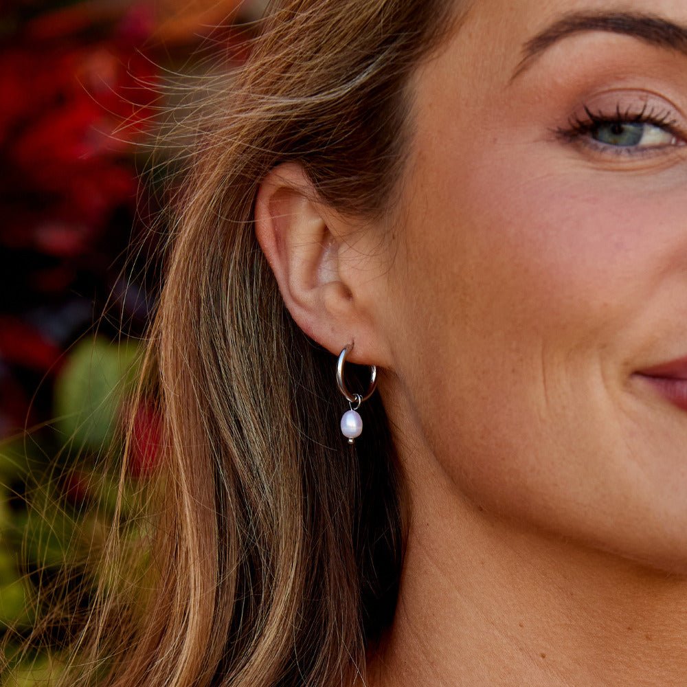 Perla Freshwater Pearl Hoops