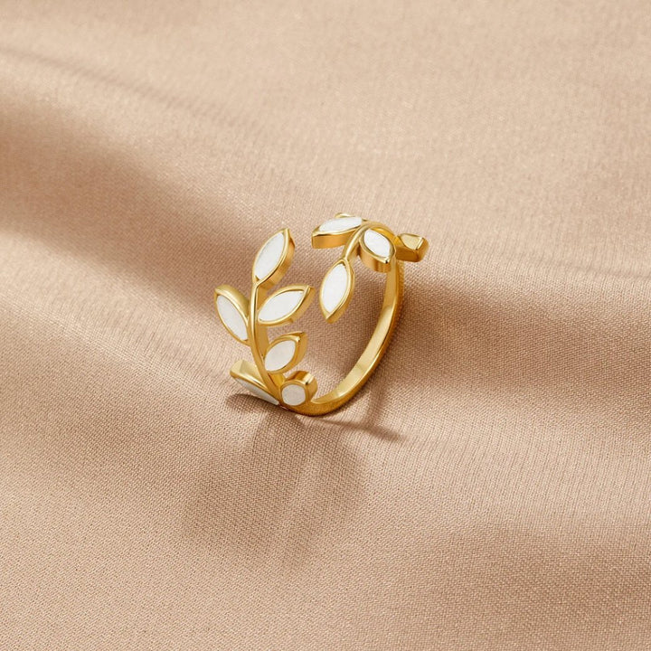 Elowen Petal-Shine Ring