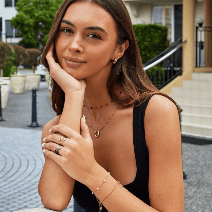 Arco Horseshoe Pendant Necklace