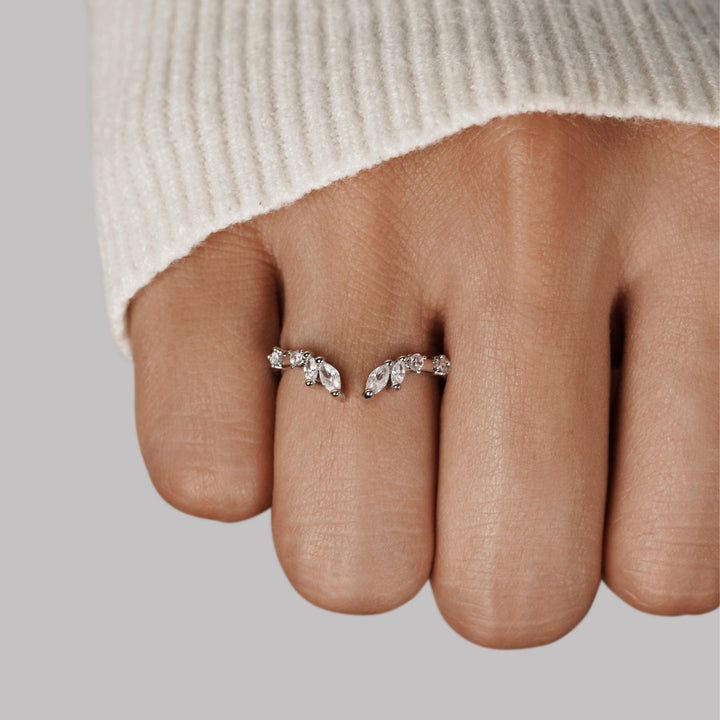 Lily Crystal Vine Ring