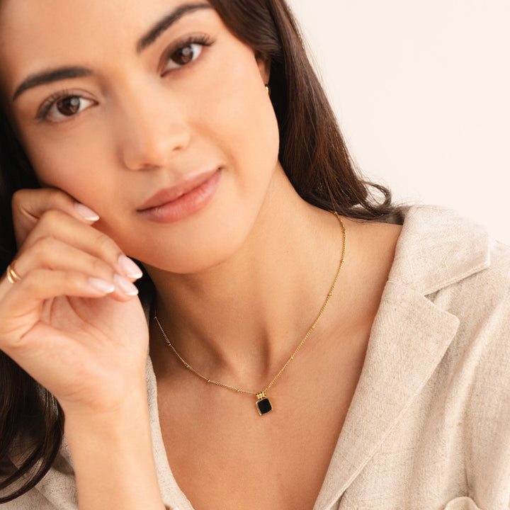 Lucia Noir Pendant Necklace