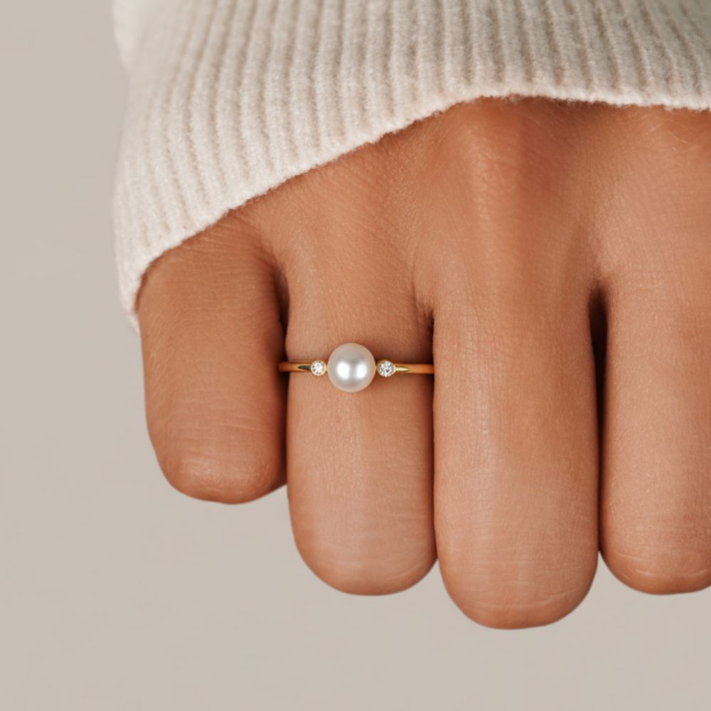 Peri Pearl Crystal Ring
