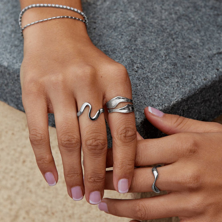 Penelope Fluid Wave Ring