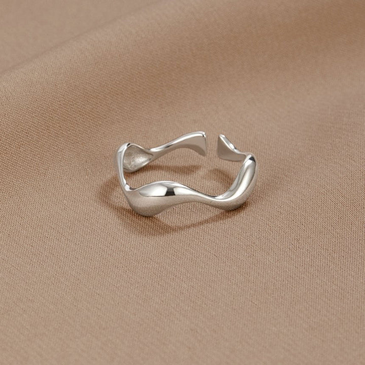 Nerina Wave Flow Ring