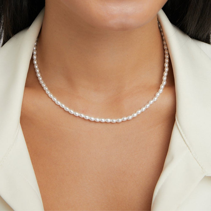 Elara Classic Pearl Choker