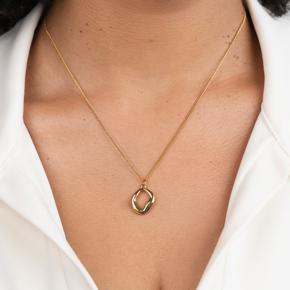 Zola Sculpted Loop Necklace